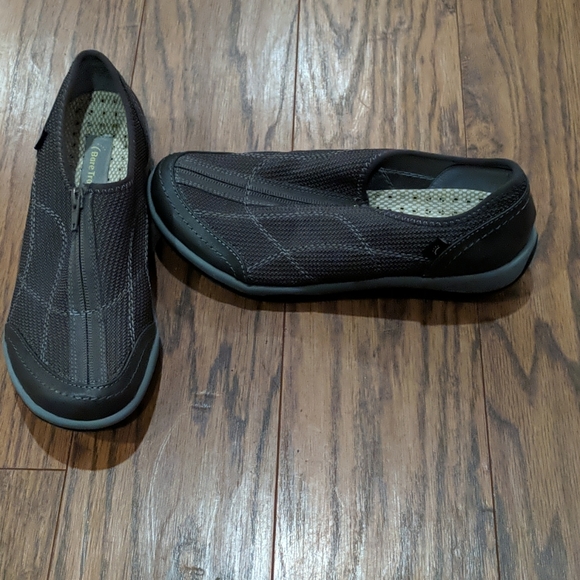 Shoes - Picture 3 of 3